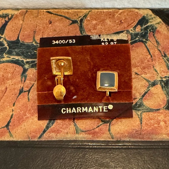 Vintage Charmante Gold and Green Square Clip On Earrings - Picture 5 of 7